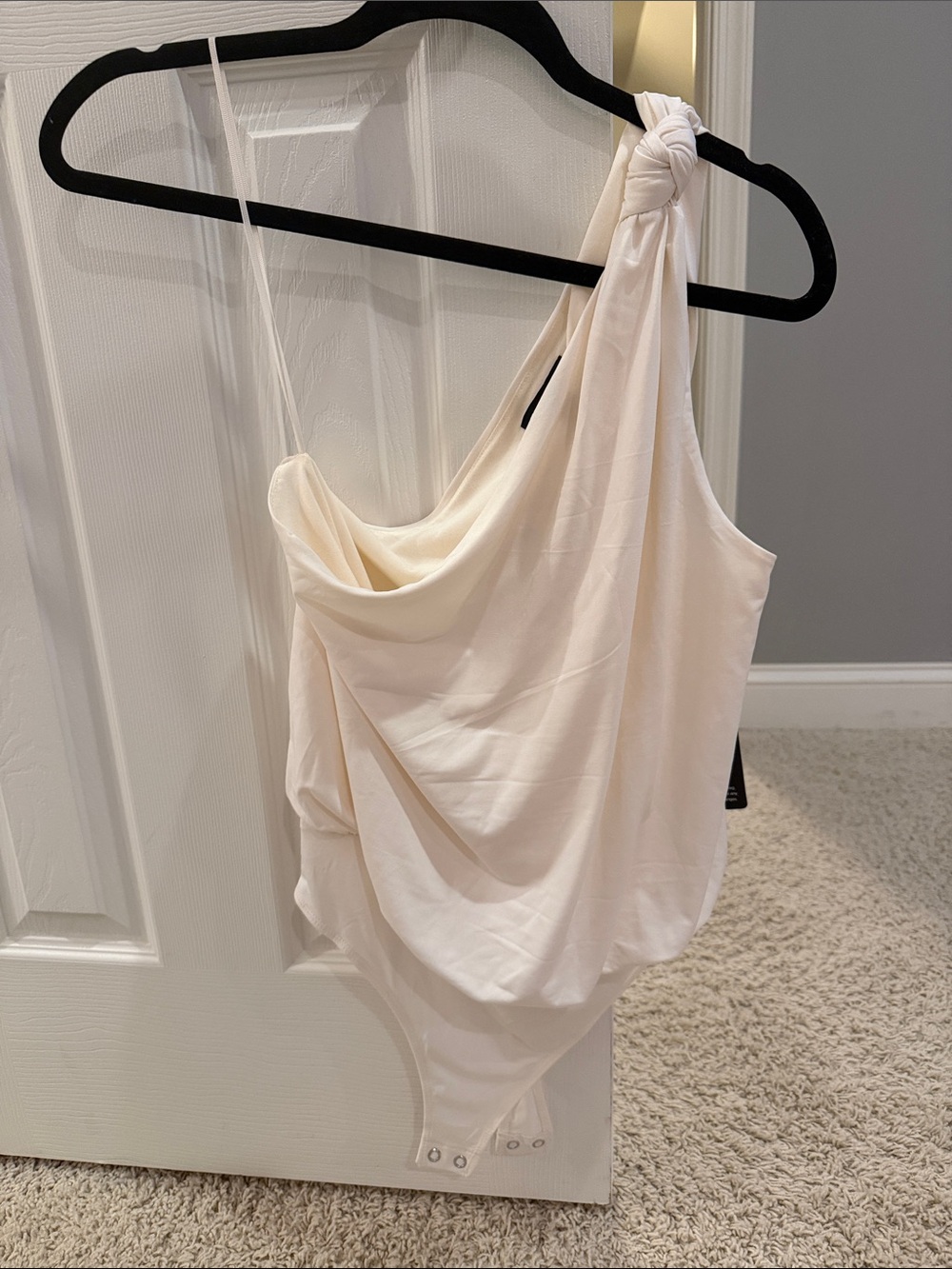 Express Cream One-Shoulder Bodysuit Top